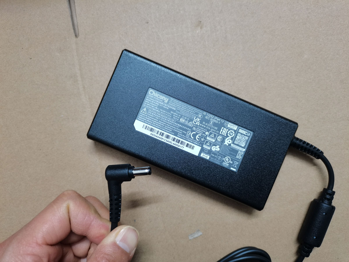 NEW OEM Slim Chicony 20.0V 9.0 - Pc Gaming Msi ulasan dan harga